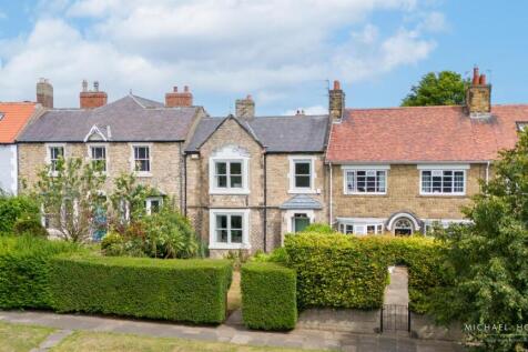 13 Front Street, Whitburn-01.jpg