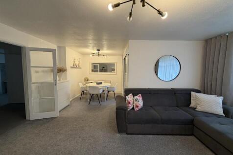 Beech Tree Close, Stanmore photo 4