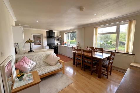 Open-Plan Dining Kitchen 009