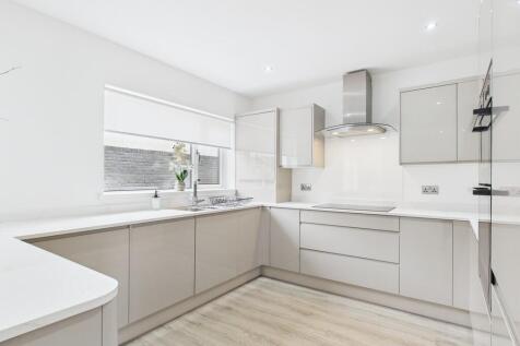 CAM05526G0-PR0028...