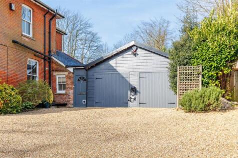 Double Garage/Games Room