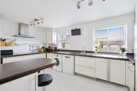 ST THERESA CLOSE (19).jpg