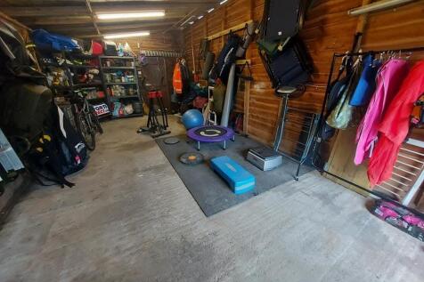 Garage 2.jpg