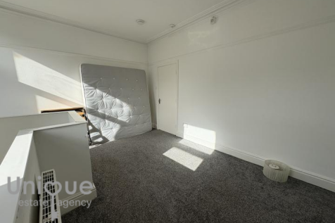 2 Balmoral Terrace, Fleetwood, Lancashire, FY7 photo 3