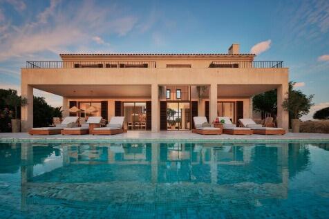 Exterior and Pool (1