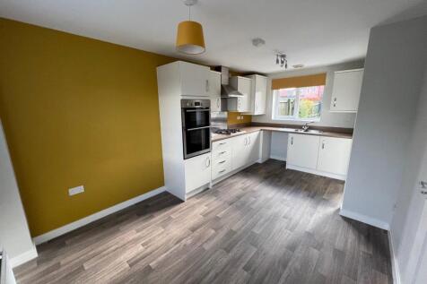 Kitchen 2.jpg