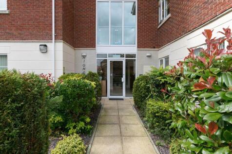 Highgrove, Wigan Road, Standish, WN6 0BA photo 4