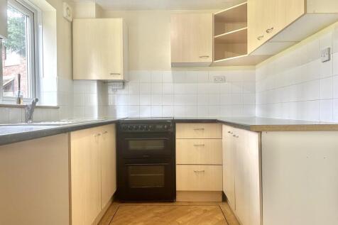 Westbury Close, Lower Bullingham, Hereford photo 3