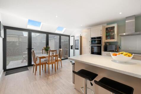Kitchen/Dining