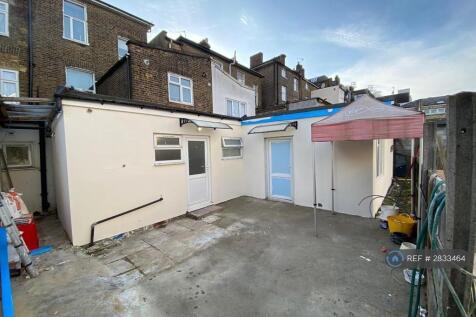 1 Bedroom Ground Floor Flat