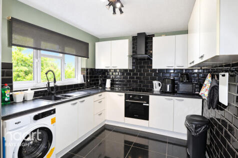 Tangham Walk, Basildon photo 4