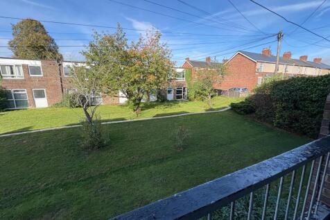 1 bed flat to rent General Bucher Court, Bishop A