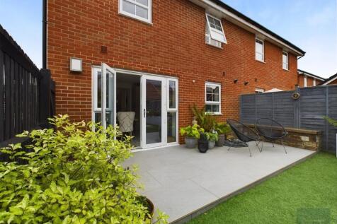 CAM02558G0-PR0203-ST