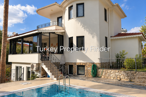 Triplex Villa
