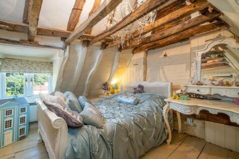 1440px-Wye Cottag...