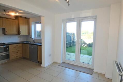 Springfield Court, Liversedge, WF15 photo 3