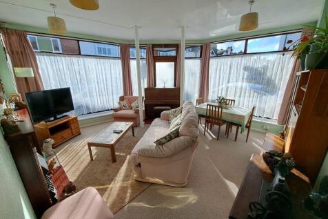 MAIN RECEPTION ROOM