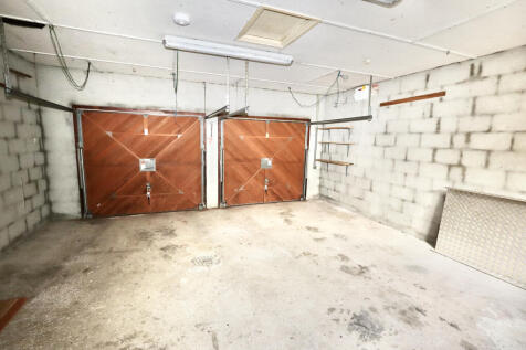 Double garage internal