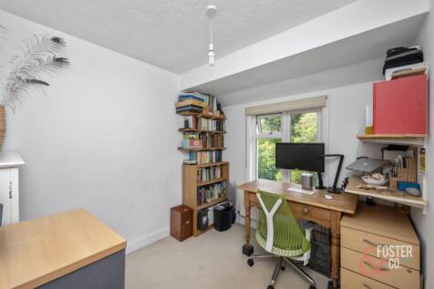 Redhill Drive 21-023.jpg