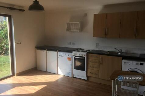 Modern Kitchen With Fullsize Fridge &amp; Freezer