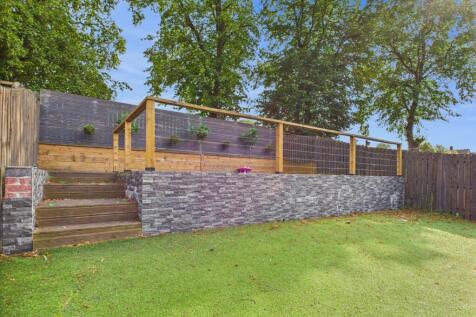 CAM03729G0-PR0113-STILL026