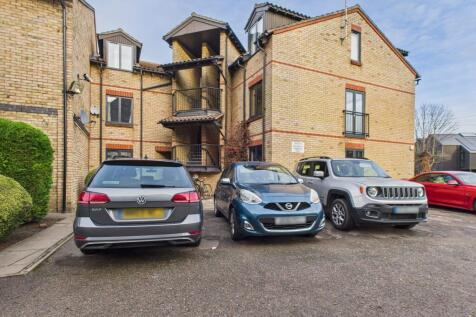 CAM02519G0-PR0372-STILL007