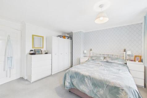 Bedroom: