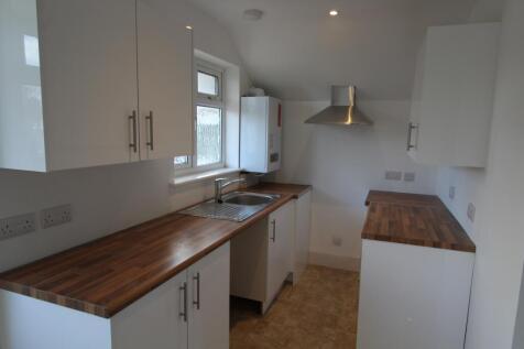 58 Elmcroft Close Kitchen i