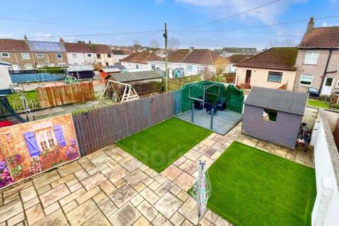 Churchill Avenue, KIlwinning rear garden photo