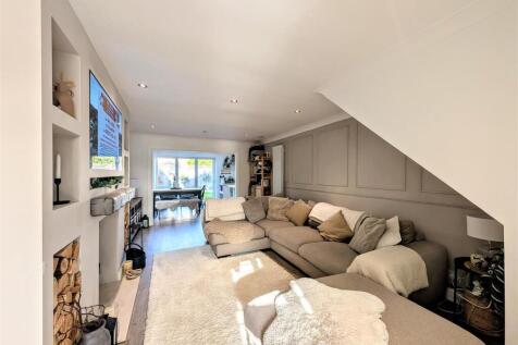 lounge 1.jpg