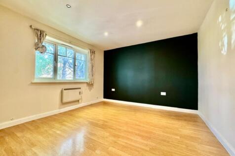 Ivanhoe House, Farley Hill, Luton photo 4