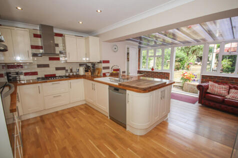 Extended 3 bed semi-detached house for sale Wrens