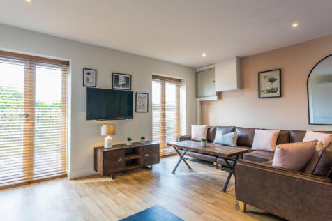St Hilds Flat 5 living room 5