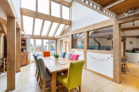 4 bed, 4 bath Detached in Bristol - Photo 5