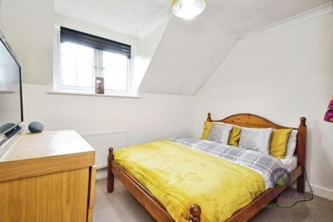 Nickelby Close, London, SE28 photo 4