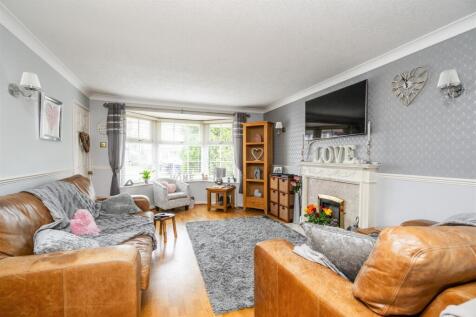 9 Muntz Crescent_4.jpg