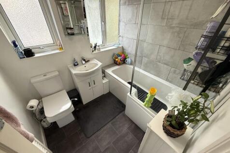 FITTED BATHROOM