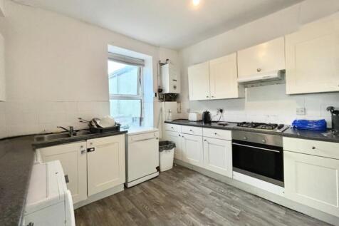 96 Albert Road, Plymouth, Stoke photo 3