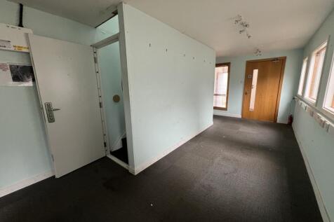 Commercial Property to rent Image 8