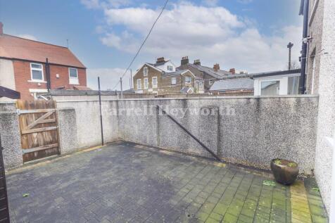 Rear yard view 2
