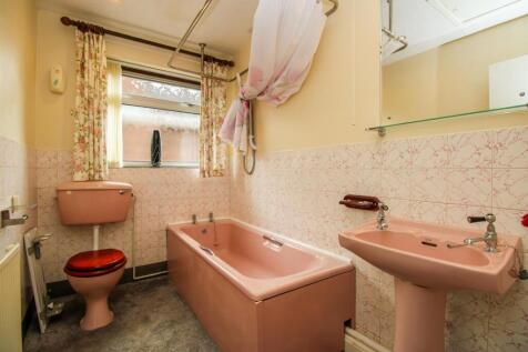 BATHROOM/W.C.