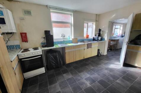 Shared Kitchen Pic 3