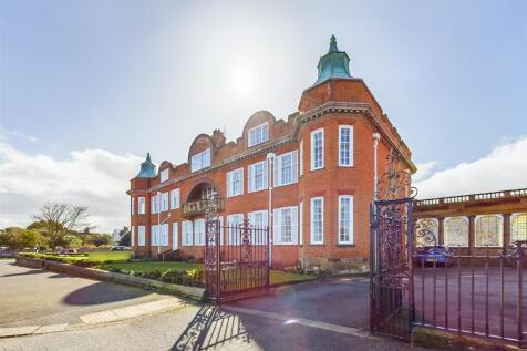 Red Court flat 3-2.jpg