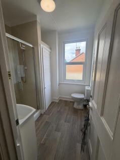 bathroom (2)