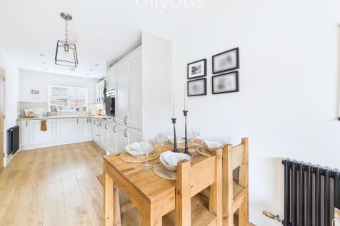 Kitchen/Lounge Ar...