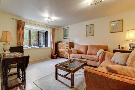 Sitting/Dining Room