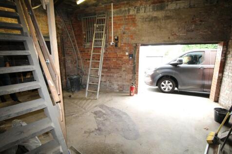 Garage (2)