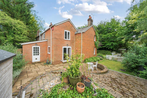 1302544-4-684b1d4...