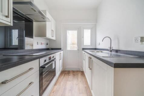 42 V Kitchen.jpg