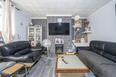 London, SW4 - property photo